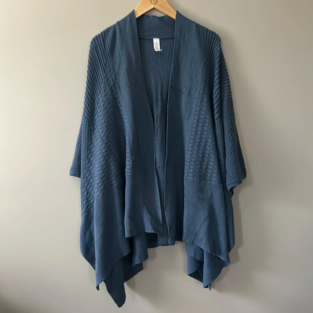 Lululemon Wrap O/S‎ Gorgeous Blue